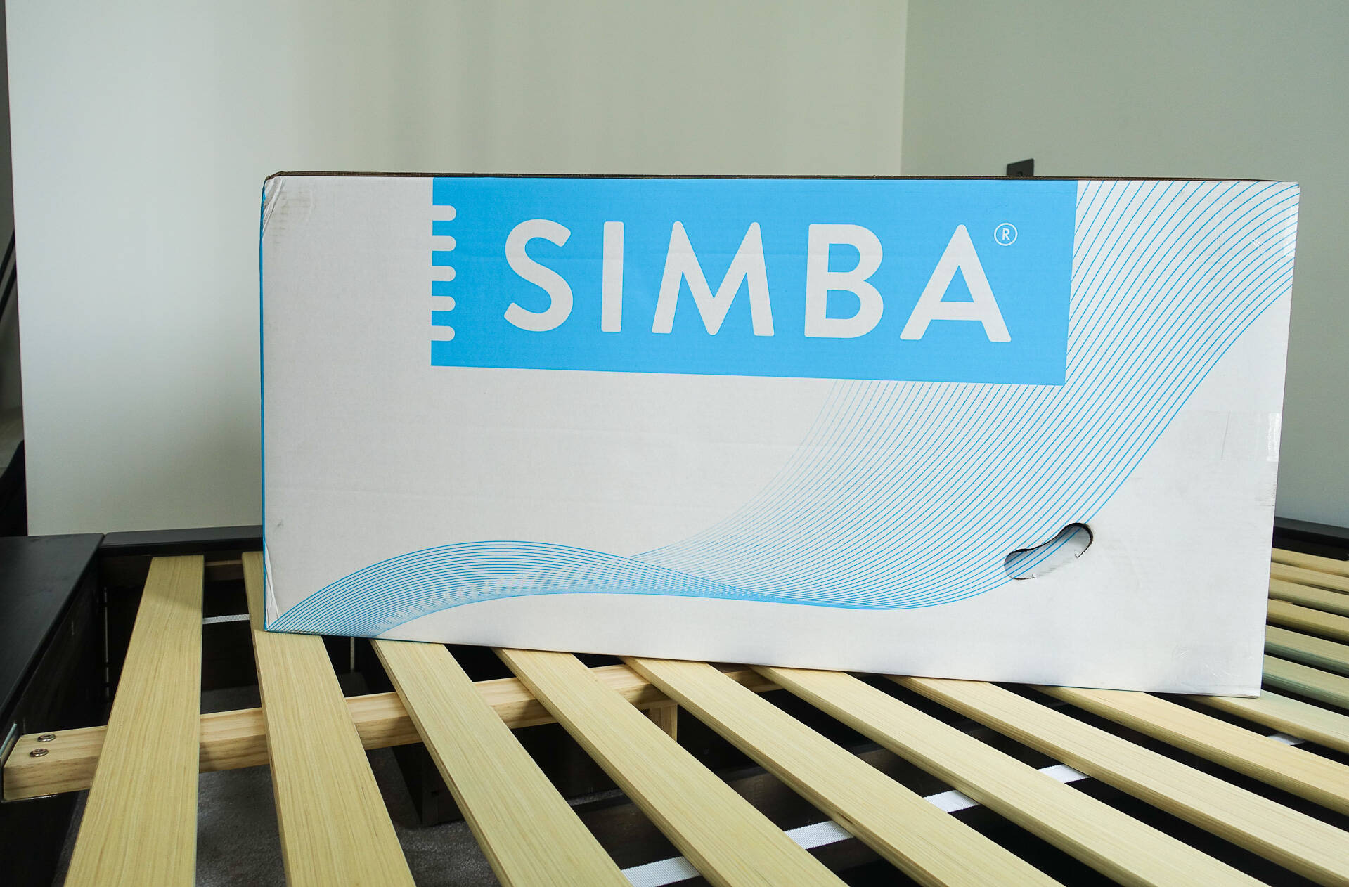 Simba Hybrid Essential mattress box